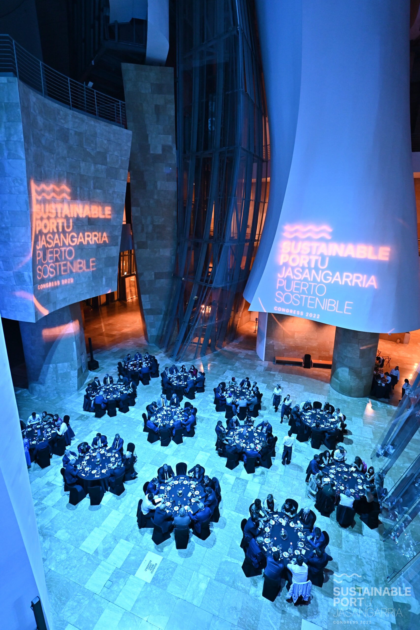 Cena de Gala en el Guggenheim en el Congreso Puerto Sostenible de Bilbao. Organizado por eternum Events agency.